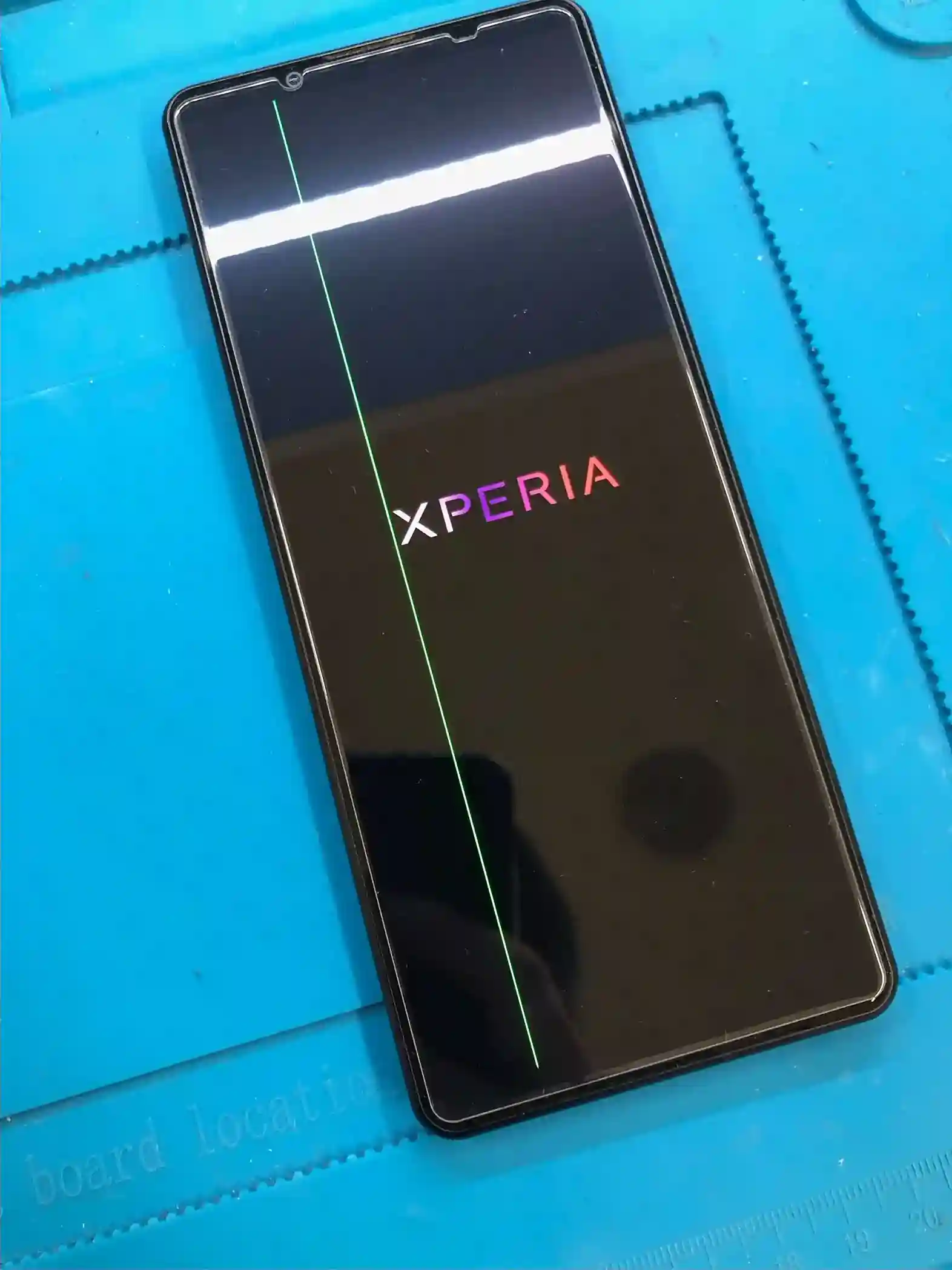 緑の線が入った液晶