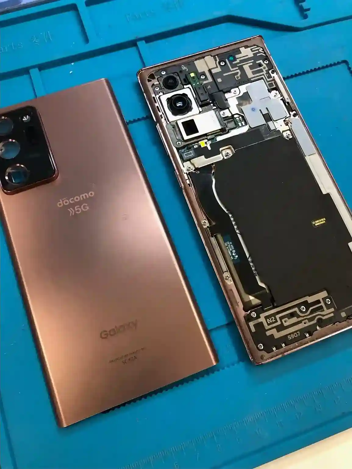 【昭島市】Galaxy Note20 Ultraの裏カバーが完全に外れた！バッテリー膨張の恐怖と即日修理の記録