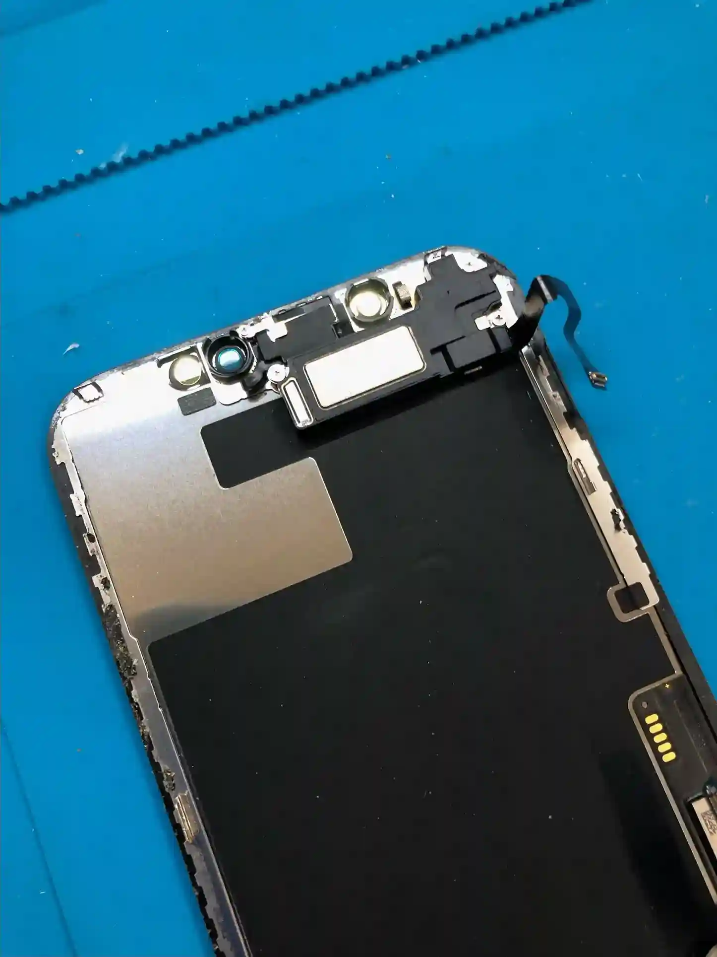 イヤースピーカー