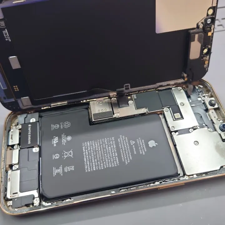 iPhone12promaxのバッテリー交換