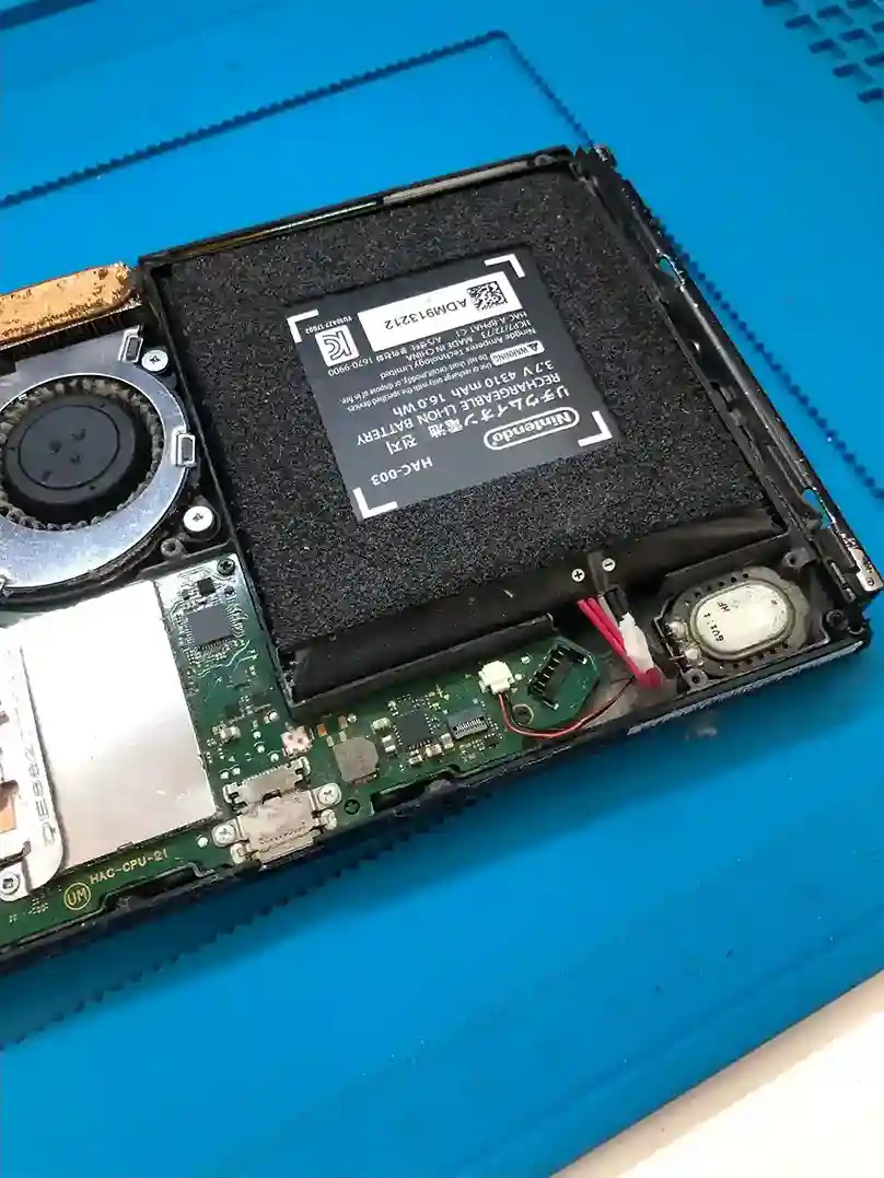 Switchのバッテリーが膨張？充電器を繋がないと動かなくなった時の対処法