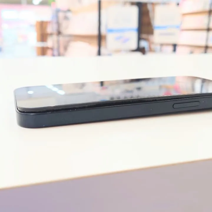 iPhone13バッテリー膨張修理