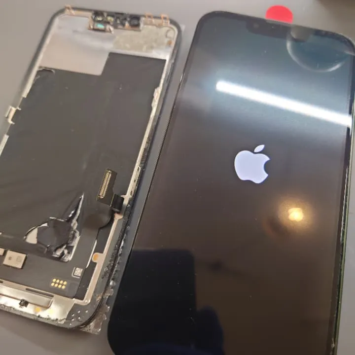 iPhone13pro画面割れ修理