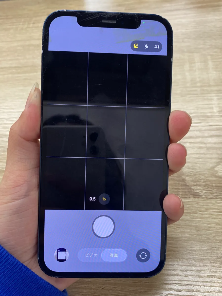 iPhoneのカメラが真っ暗？故障の原因と対処法を解説
