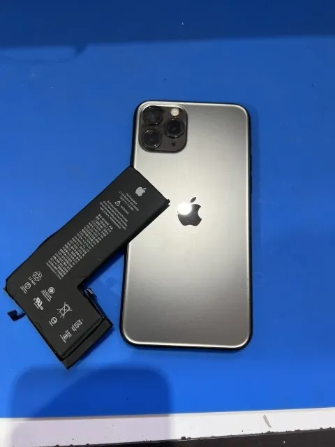 iPhone11 Proのバッテリー交換を行いました！電池の減りが気になる方は早めの交換を！
