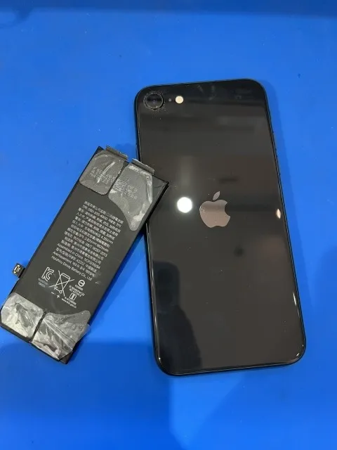 iPhoneSE2のバッテリー交換を行いました！お得な割引で修理可能！