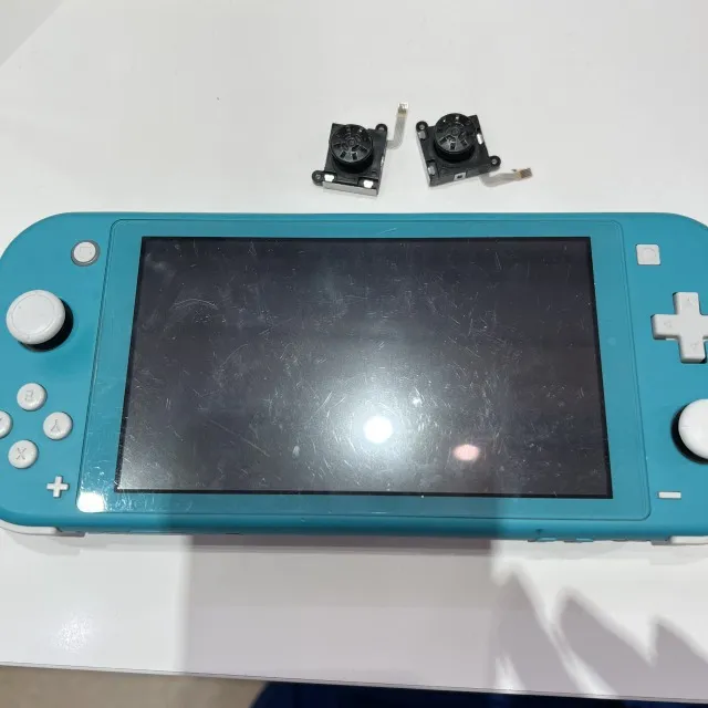 Nintendo Switch Lite スティック＆冷却ファン交換を行いました！