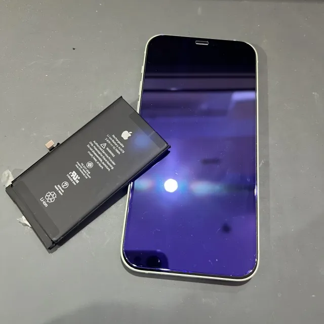 iPhone12のバッテリー交換を行いました！