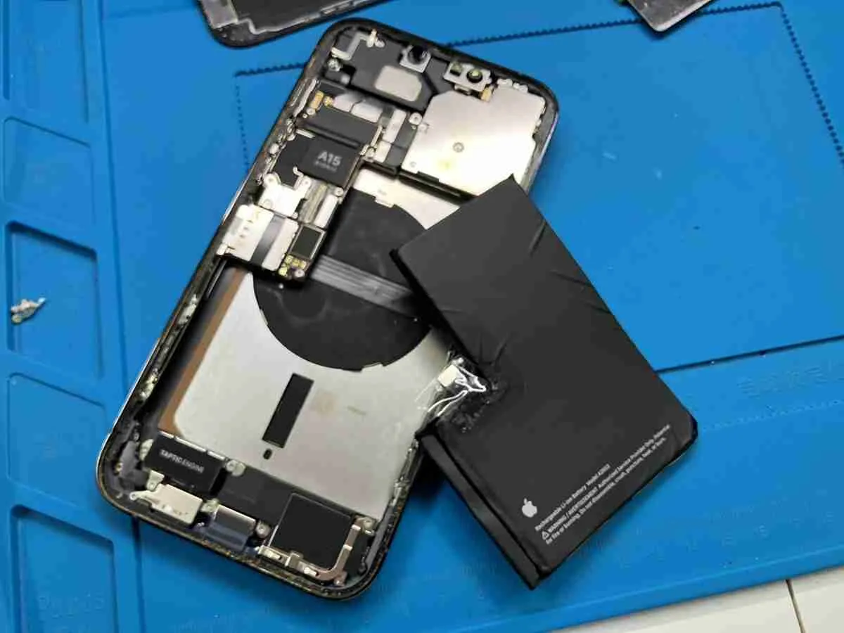 【減りが早い？】iPhone13ProMaxバッテリー交換なら昭島駅すぐで即日対応！