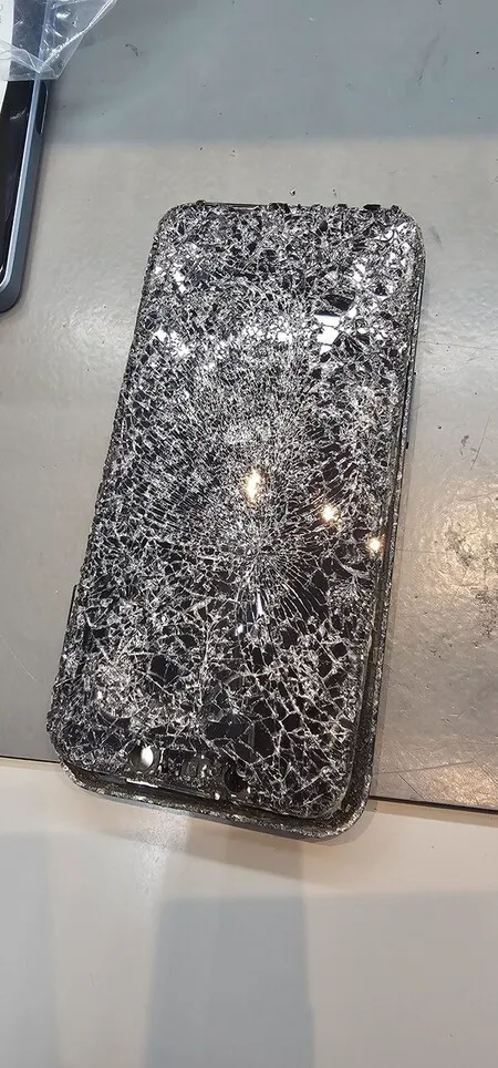 iPhone修理　小樽