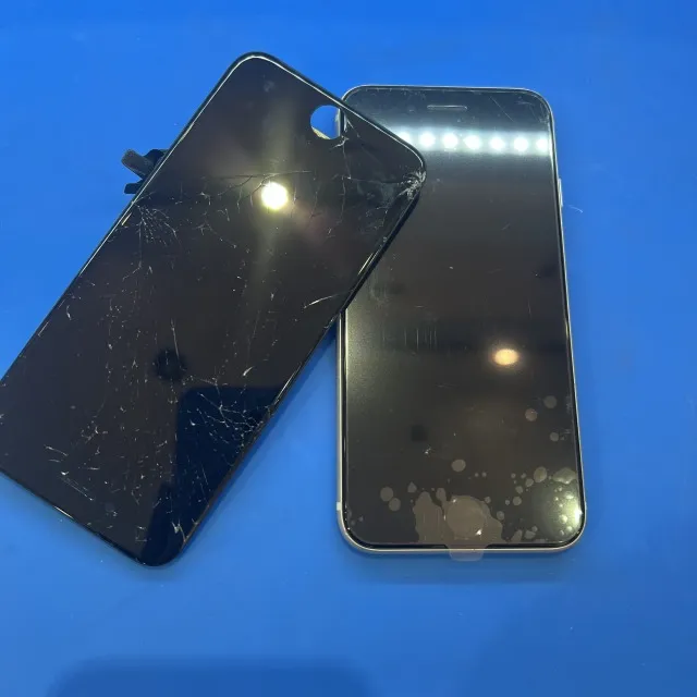 iPhone SE（第3世代）バッテリー交換＆液晶交換を行いました！