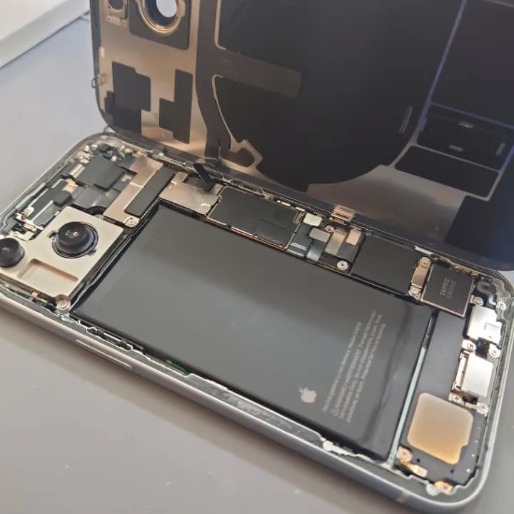 iPhone15 バッテリー交換