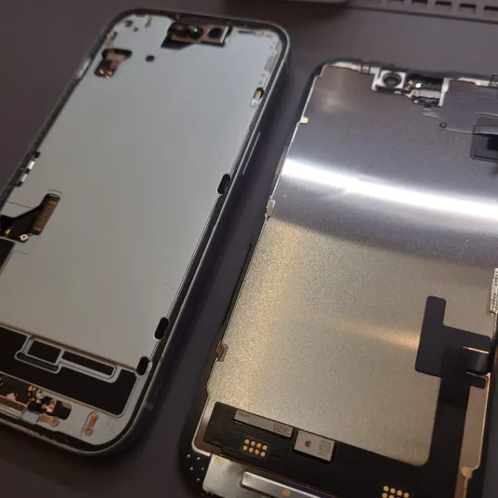 iPhone15の画面割れ修理