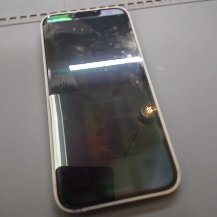 iPhone13画面故障修理