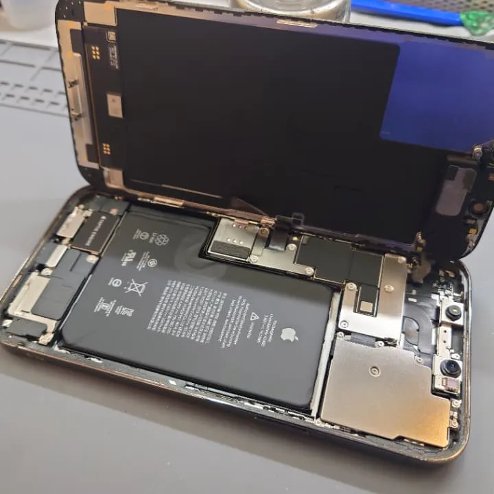 iPhone12Promaxのバッテリー交換も即日対応