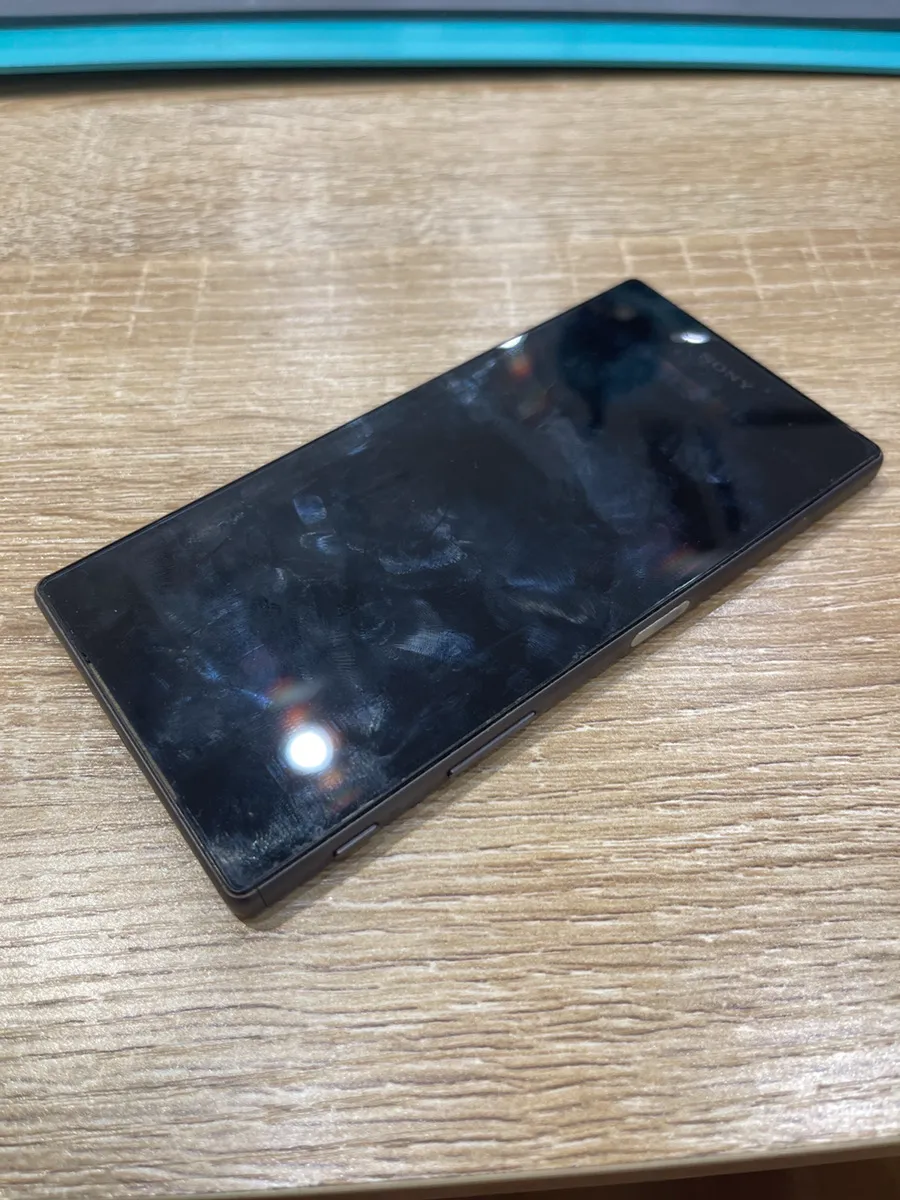 【Xperia SO-01H】見た目は綺麗なのに起動しない？札幌駅でデータそのまま修理！