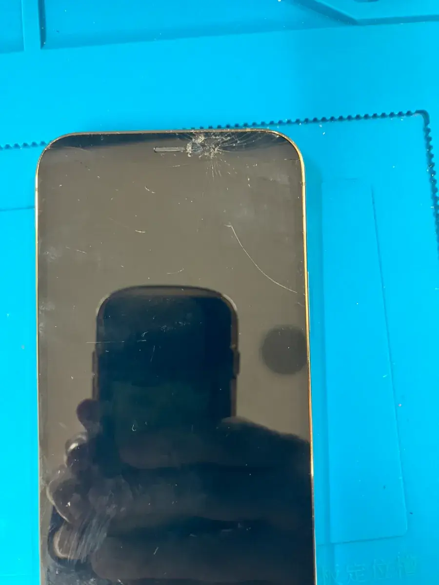 iPhone12画面破損