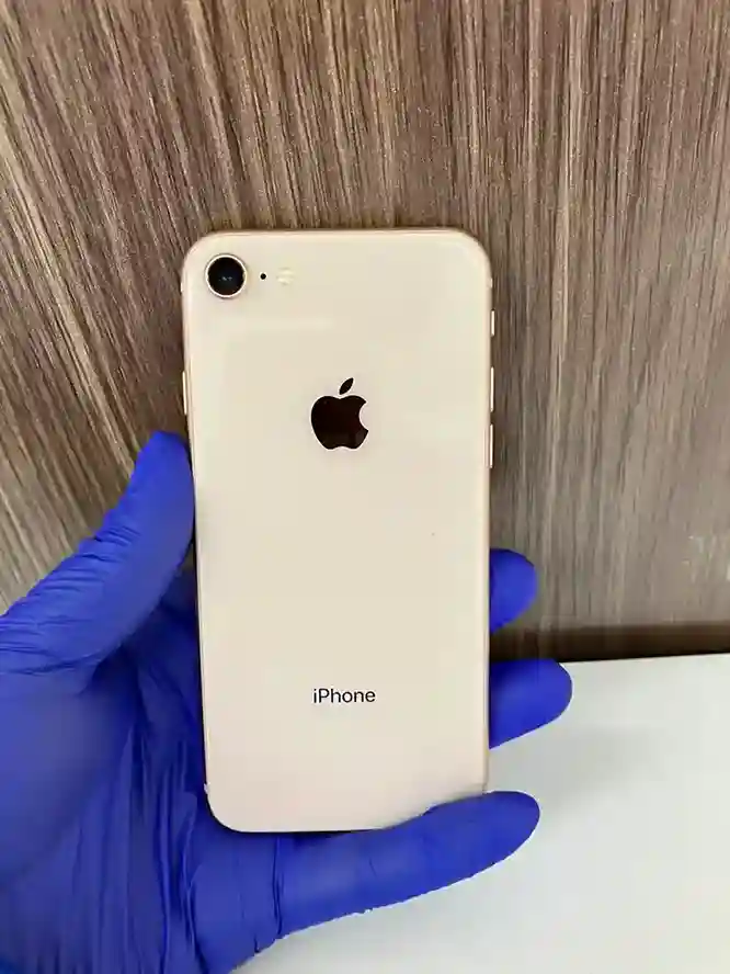 【充電1日もたない問題】iPhone8、そろそろ電池交換のタイミングかも昭島駅 iPhone修理で即日対応