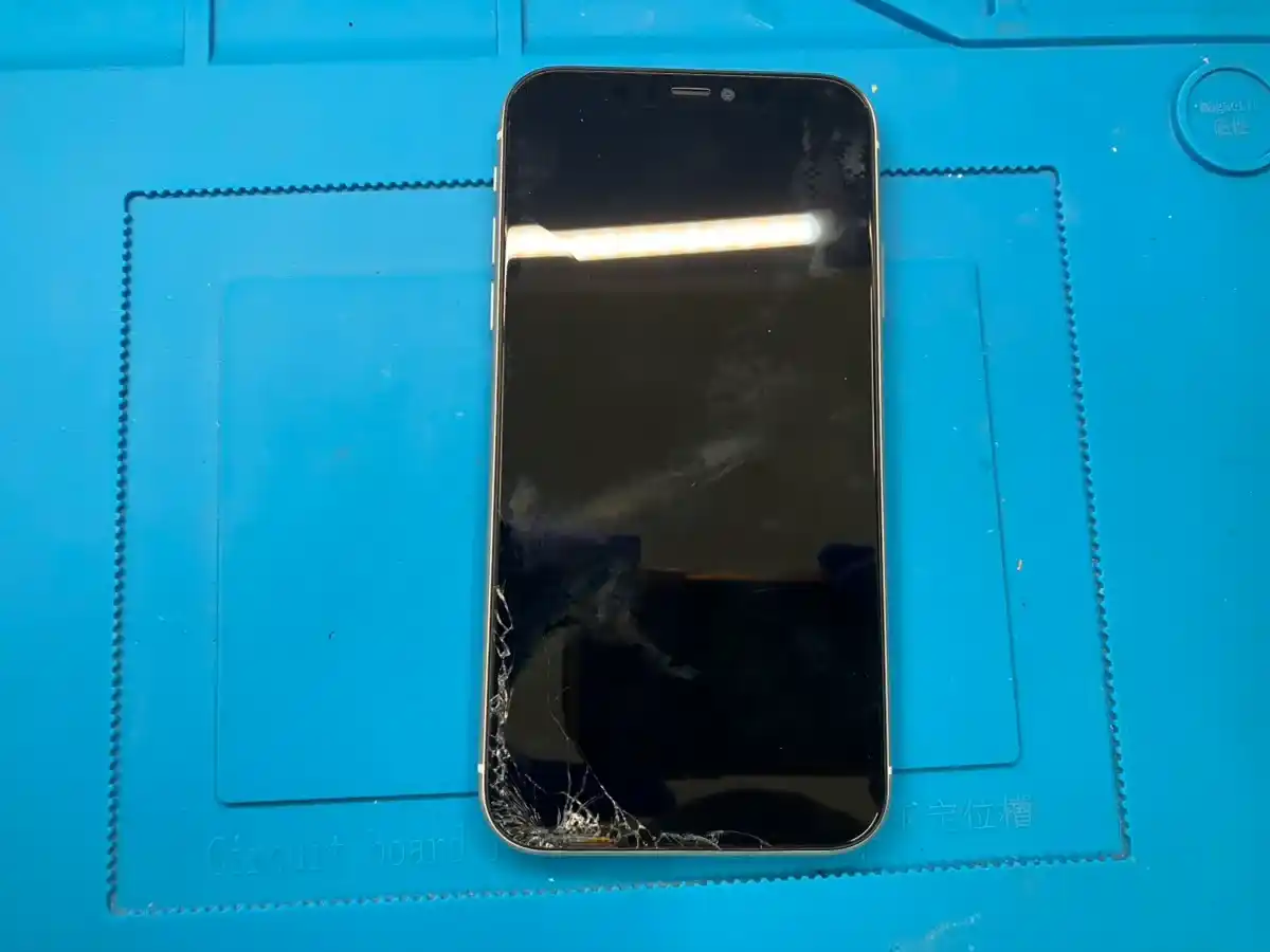 iPhone11の画面交換