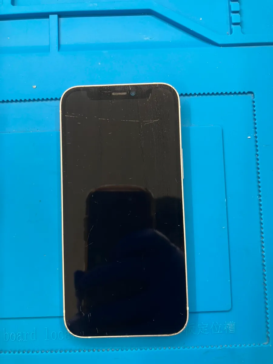 【札幌市南区】iPhone12 miniの電池持ちが気になる方へ！バッテリー交換ならスマートクリア イオン札幌藻岩店