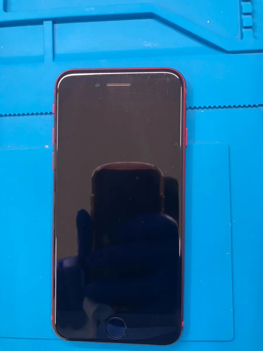 【SE3なのに電池1日もたない？】iPhoneSE第3世代バッテリー交換、昭島駅で相談急増中