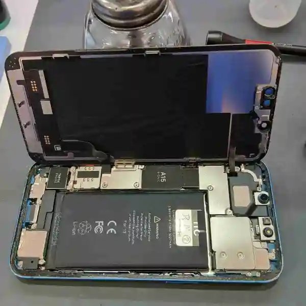 iPhone13のバッテリー交換