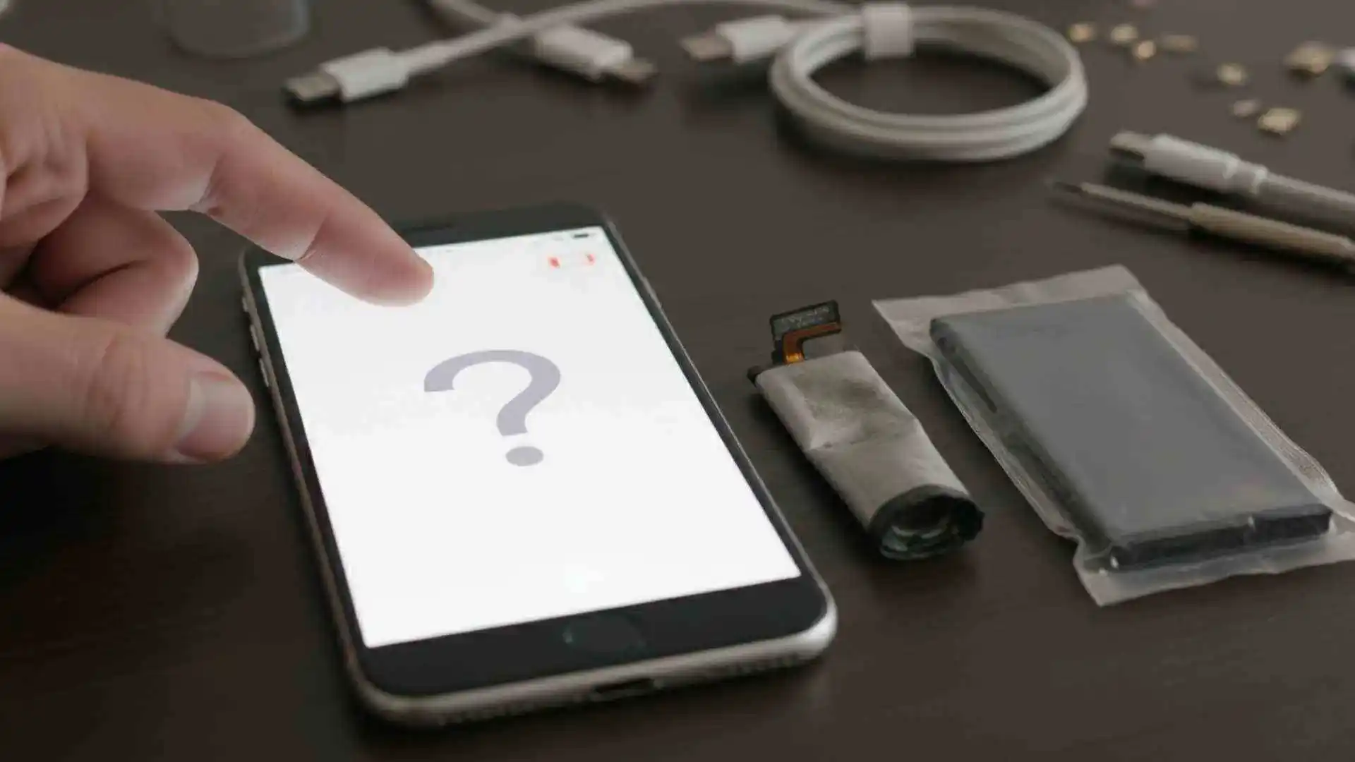iPhoneバッテリー交換は意味ない？減りが早い原因と買い替えの判断基準
