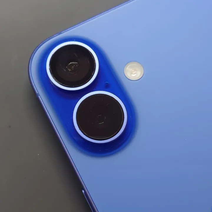 iPhone16カメラレンズ割れ修理