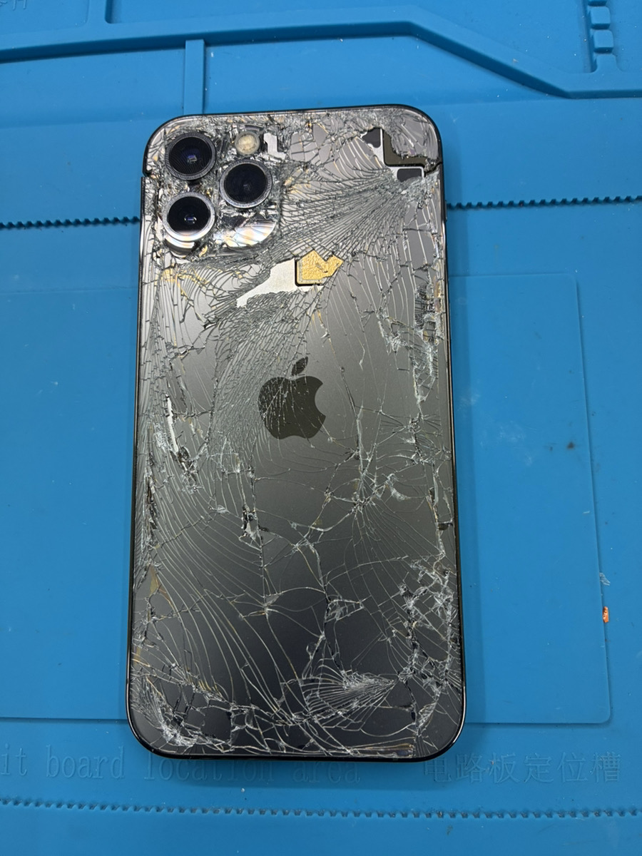 昭島でiPhone12Proの背面ガラス修理なら｜即日対応のスマートクリア昭島駅前店