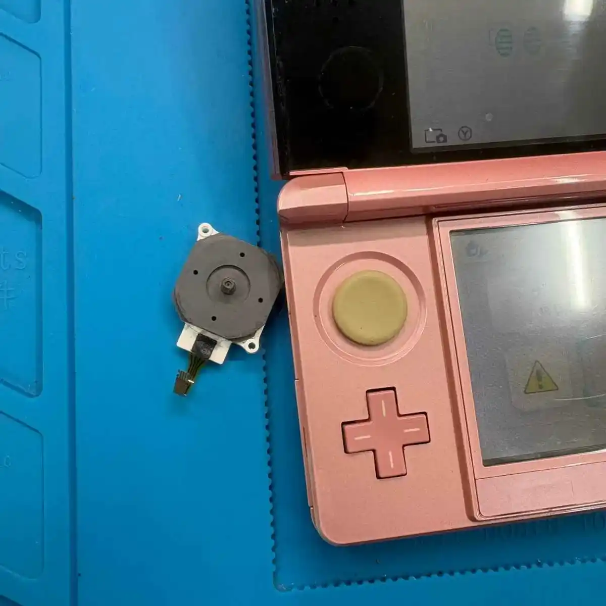 【昭島で3DSスティック交換なら】勝手に動く・操作できない症状も即日対応！ゲーム機修理ならスマートクリア 昭島駅前店