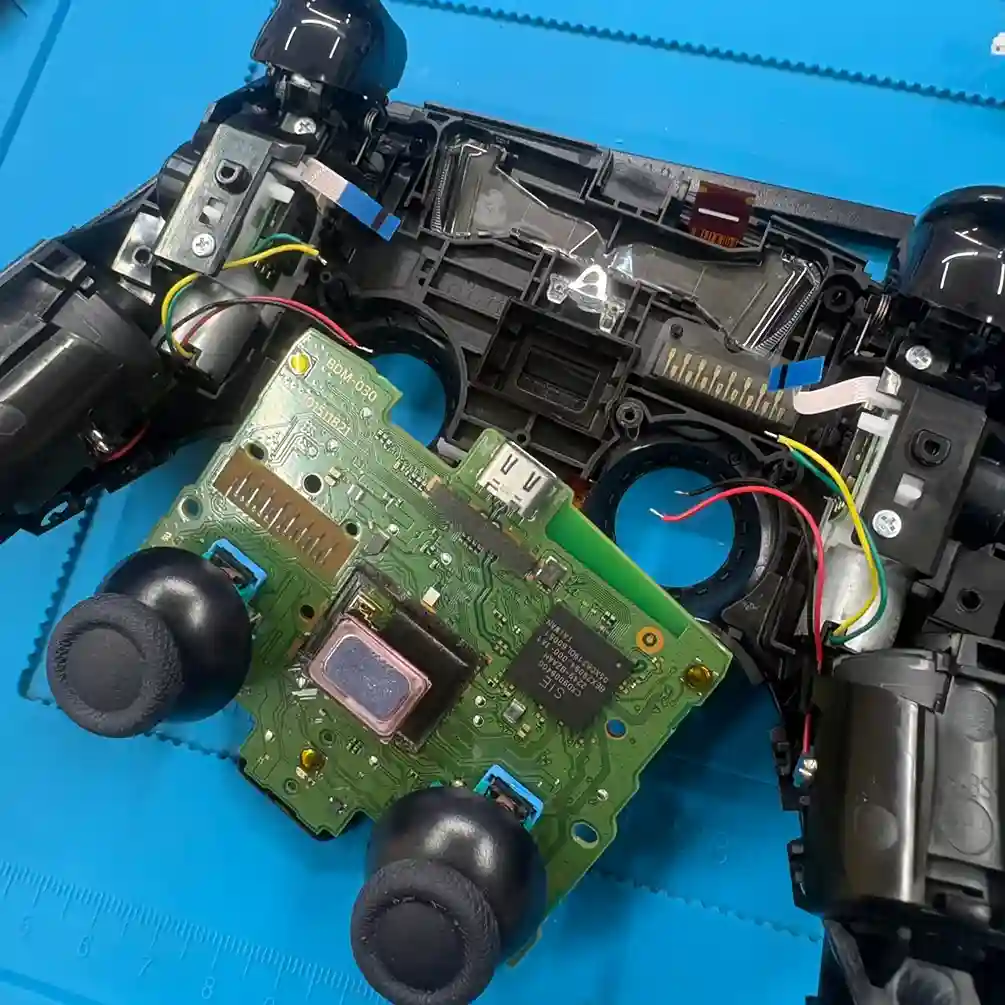 【PS5のボタンが押しっぱなしになる原因とは？昭島でゲーム機の不具合相談ならスマートクリアへ】