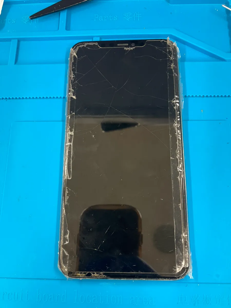 【昭島でiPhone11画面交換なら即日対応】画面割れ・液晶不良もデータそのまま修理｜スマートクリア 昭島駅前店