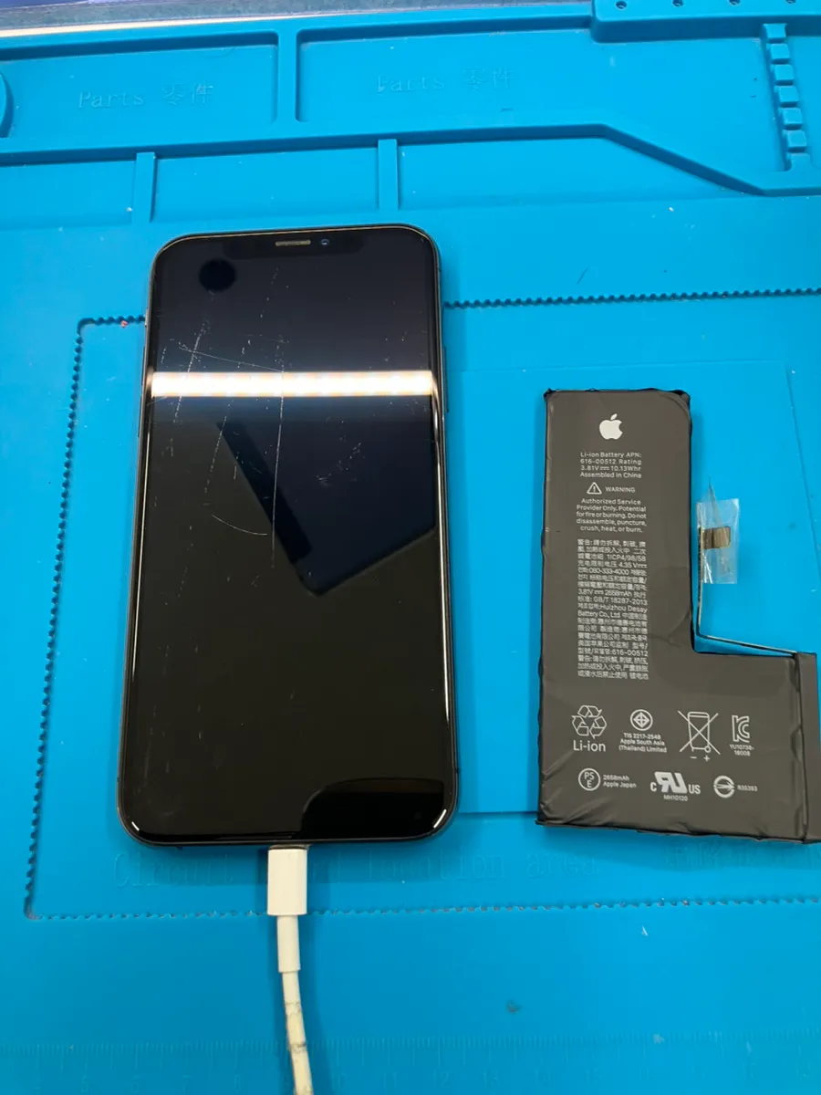 iPhoneXのバッテリー減りが早い…交換で復活した昭島市のお客様事例【スマートクリア 昭島駅前店】