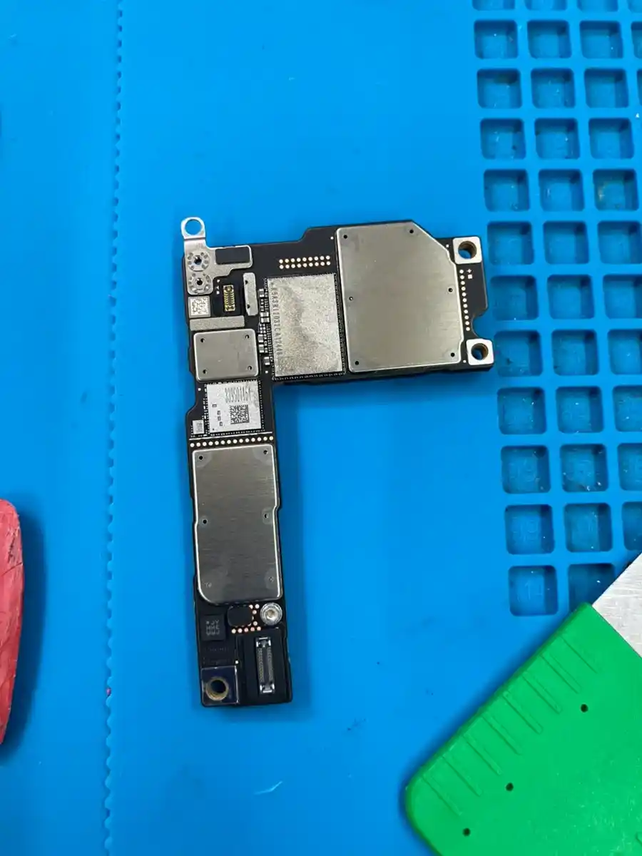 iPhone16水没