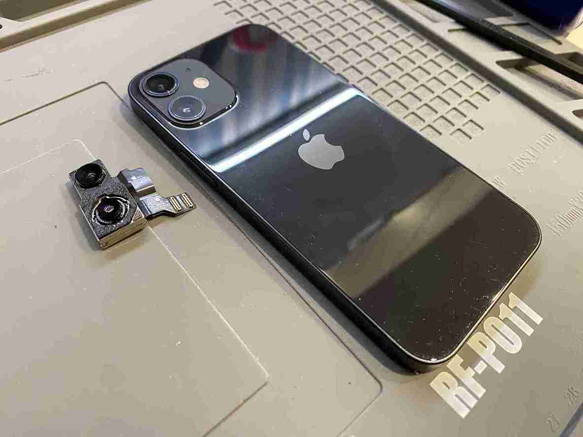iPhone12mini バックカメラ修理 大阪 スマートクリア