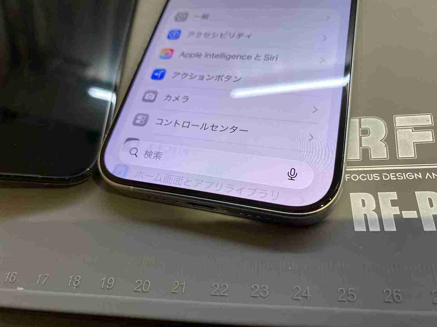 iPhone15 画面の黒いシミ修理 大阪 スマートクリア