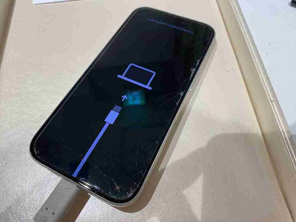 iPhone リカバリーモード復旧作業 大阪 スマートクリア