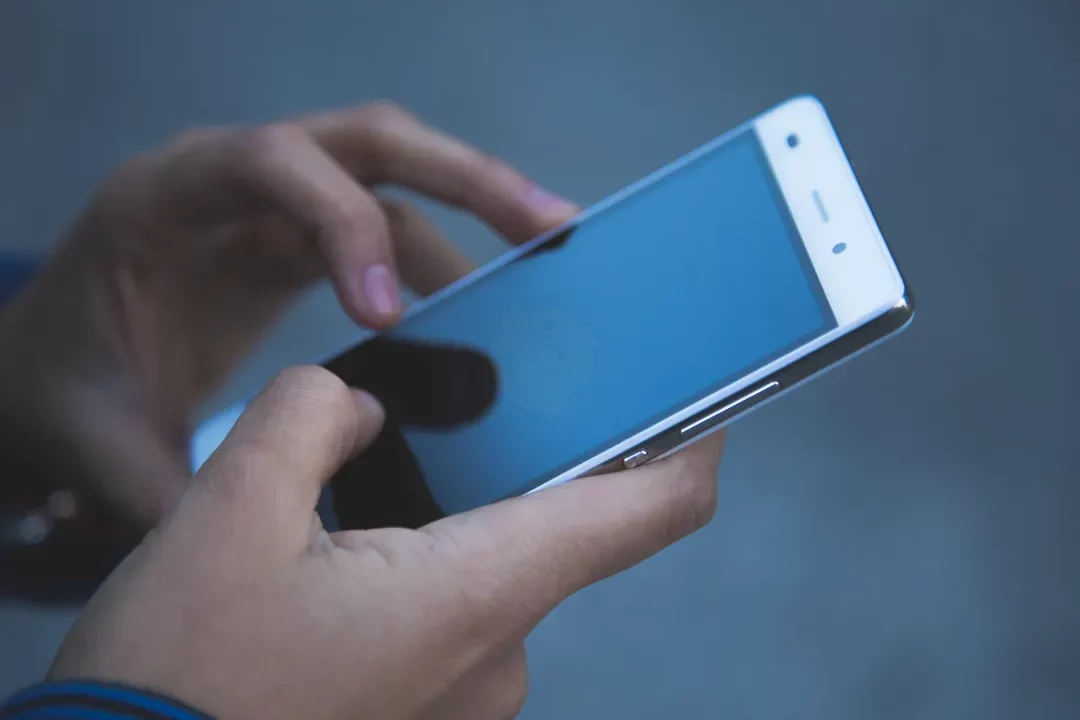 Androidスマホのタッチ操作ができない原因とは？反応しないときの対処法を解説【旭川】