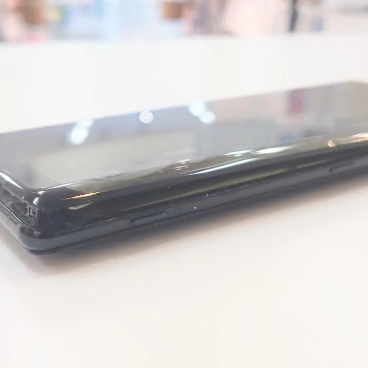XPERIA XZ3バッテリー膨張