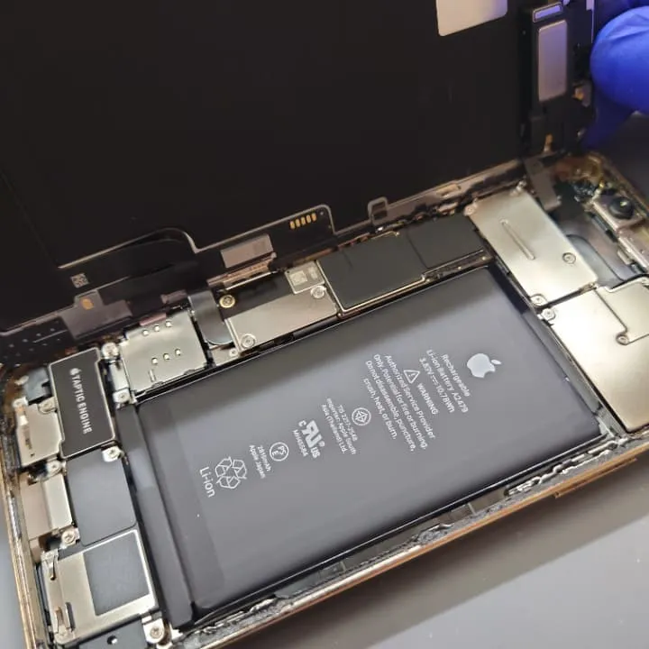 iPhone 12バッテリー交換ならスマートクリア イオン札幌栄町店へ！