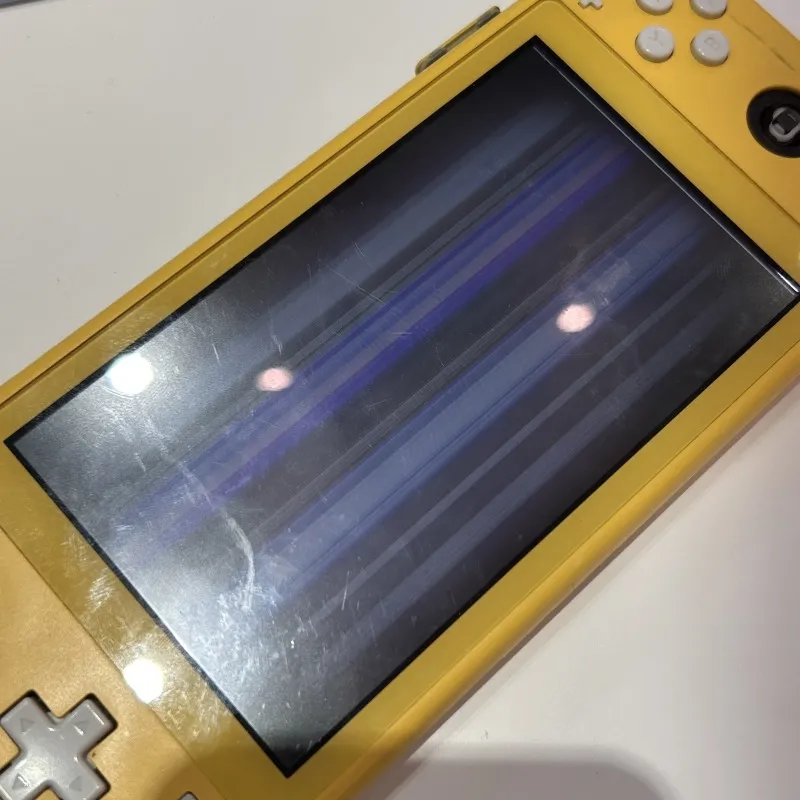 Switch Liteの液晶交換修理｜画面表示の不具合もお気軽にご相談ください