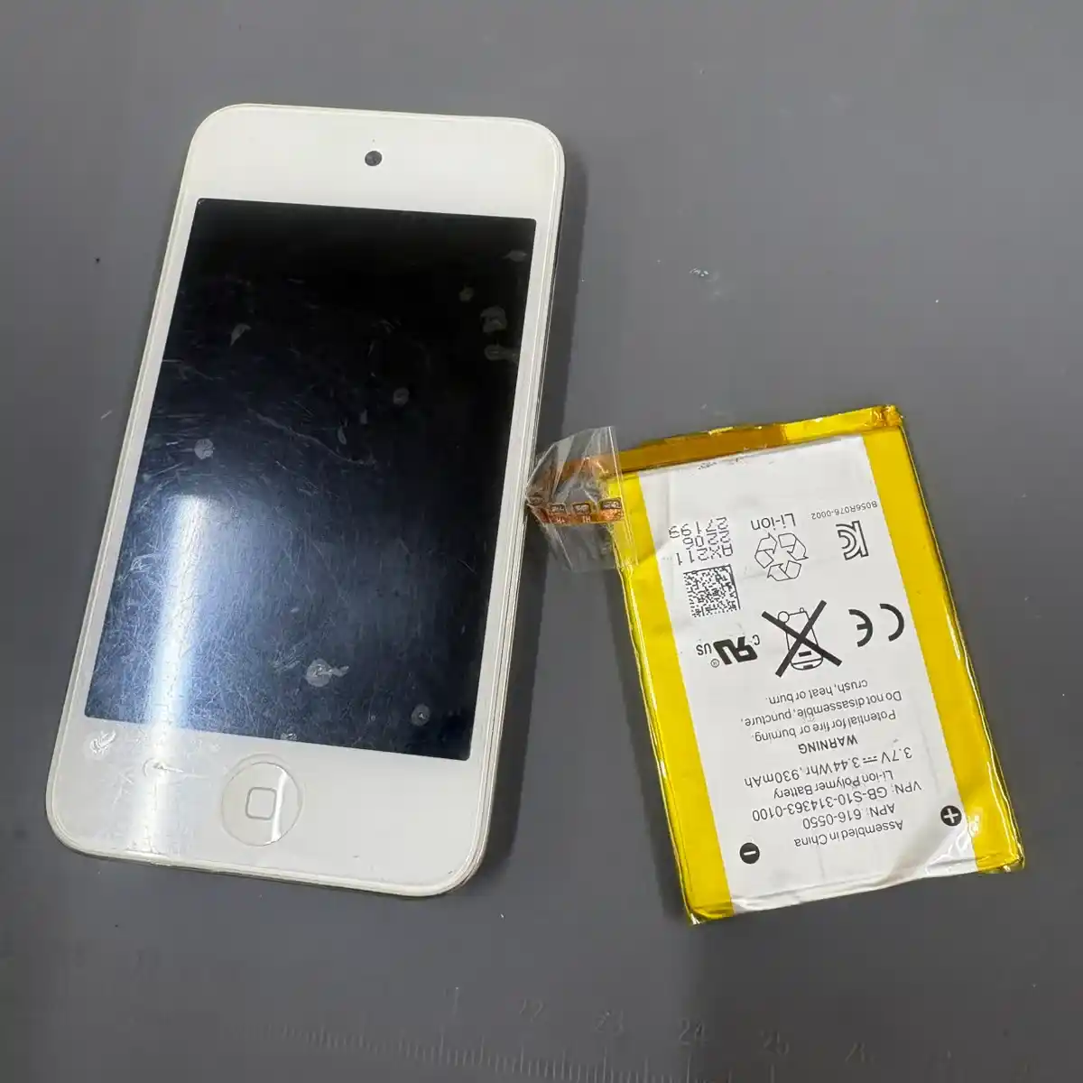 iPod touch 4のバッテリー交換、まだ使いたい方へ｜昭島駅で古いiPodも修理相談できます