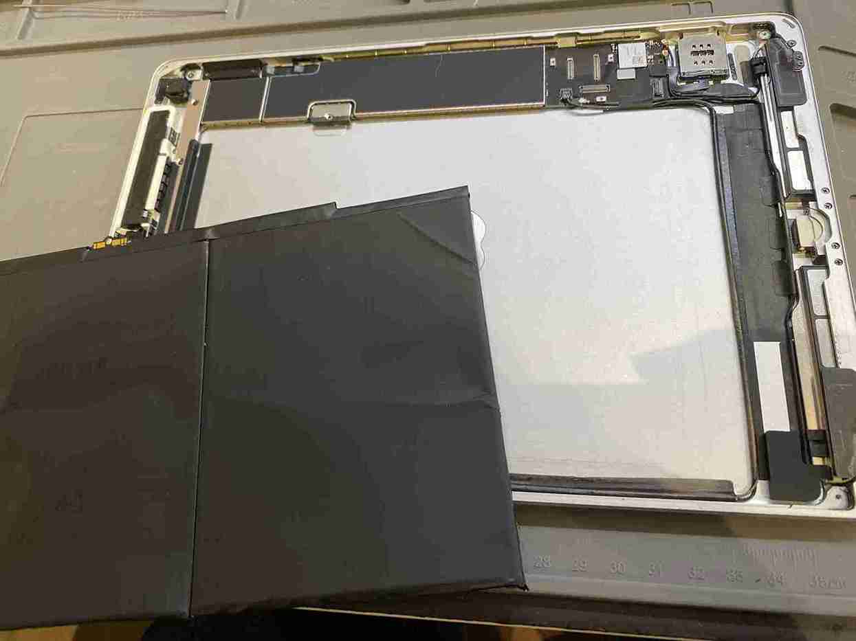 iPad7 バッテリー交換 大阪 スマートクリア