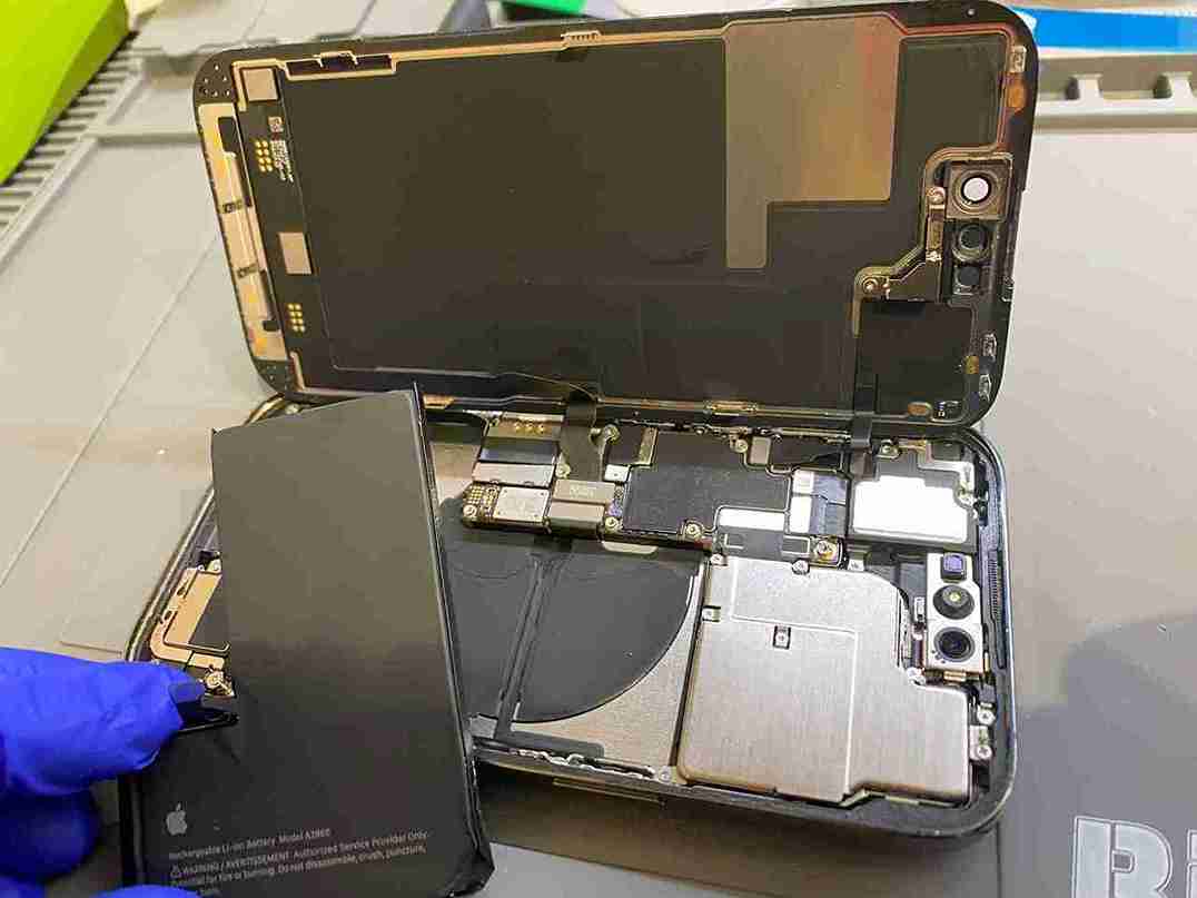 iPhoneのバッテリー交換は純正がいい？互換品はダメ？スマホ修理屋が解説！