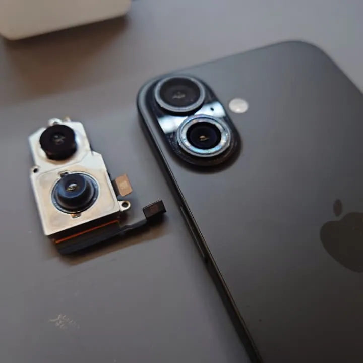 iPhone16 バックカメラ修理
