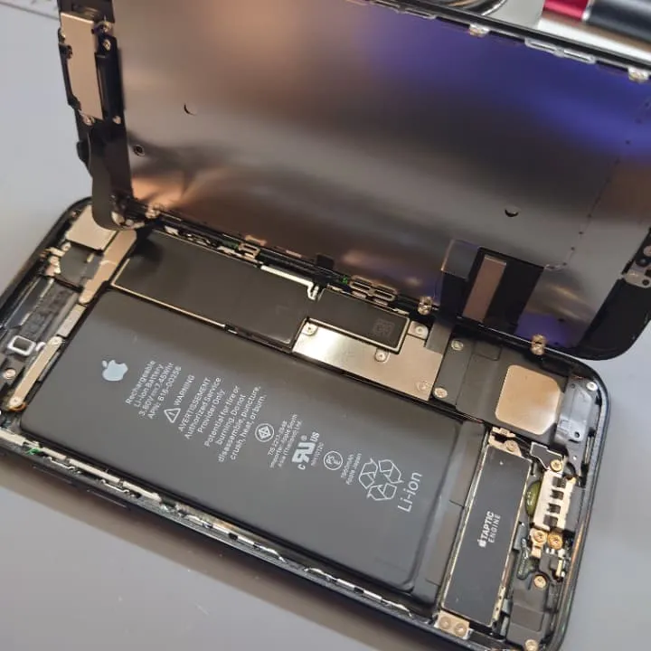 iPhone8バッテリー交換
