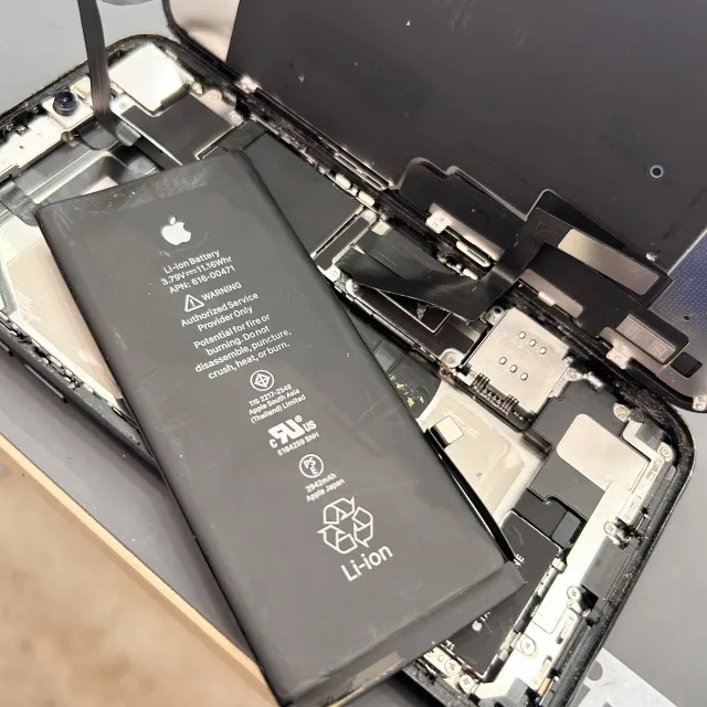 iPhone XRのバッテリー交換ならお任せ！劣化した電池を交換して快適に