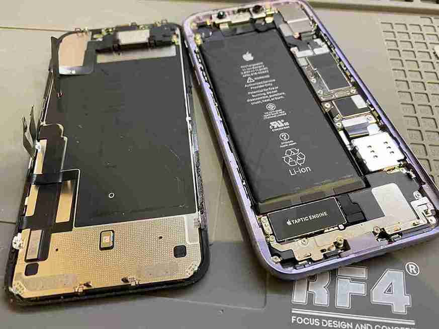 【即日修理】iPhone11の画面破損の修理を行いました！スマートクリア天六店
