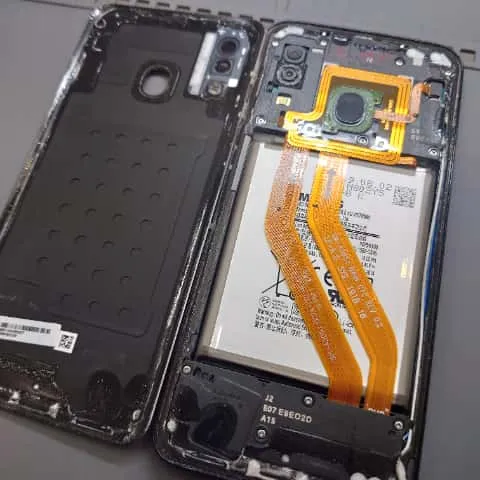 GalaxyA30のバッテリー交換