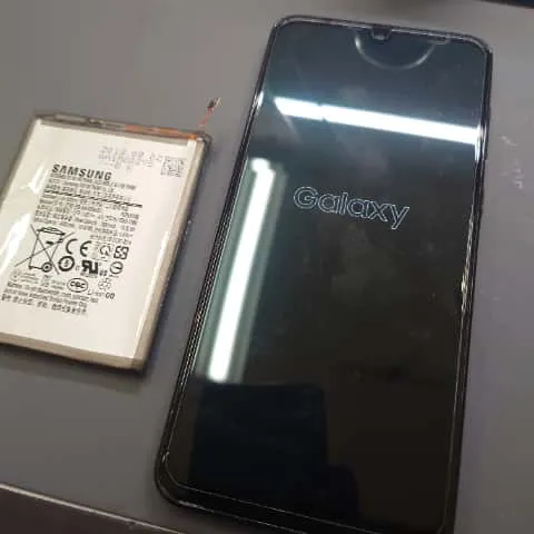 Galaxy A30のバッテリー交換は札幌市東区の栄町で